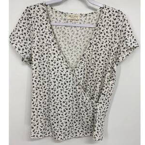 Love Wins Womens White Black Floral Vneck Short Sleeve Top Shirt NEW Size XL